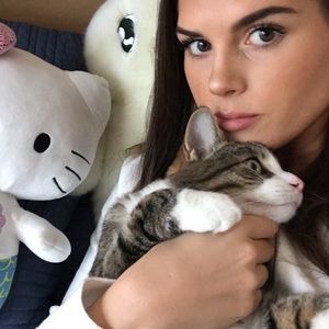 Meet your Posher, Claire